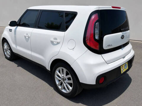 2017 Kia Soul +