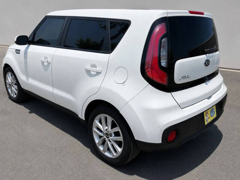2017 Kia Soul +