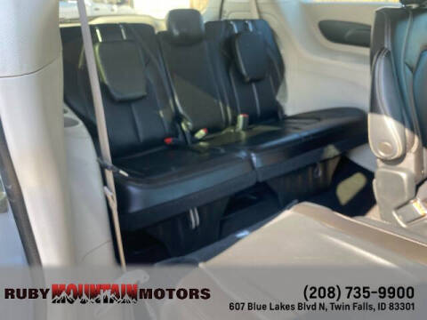 2023 Chrysler Pacifica Touring L