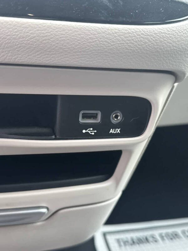 2017 Chrysler Pacifica Touring-L