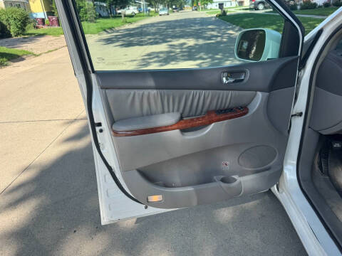 2004 Toyota Sienna XLE Limited 7 Passenger