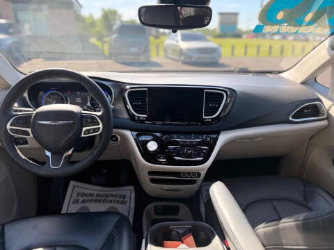 2023 Chrysler Pacifica Touring L