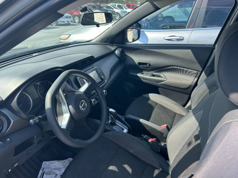 2019 Nissan Kicks S