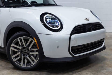 2025 MINI Hardtop 2 Door Cooper Signature Trim