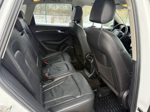 2012 Audi Q5 2.0T quattro Premium Plus