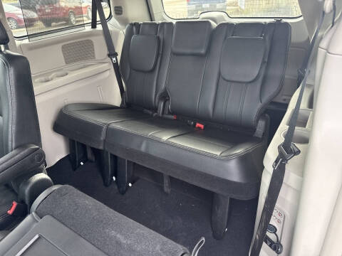 2012 Chrysler Town and Country Touring-L