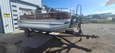 2022 Sun Tracker BARGE
