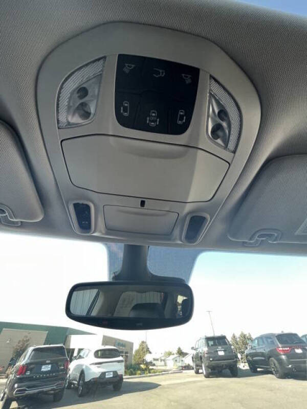 2023 Chrysler Pacifica Plug-In Hybrid Limited