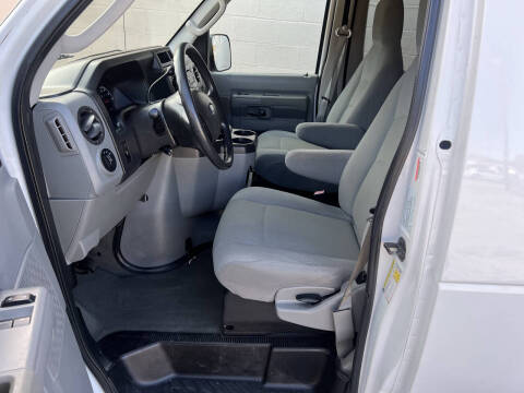 2009 Ford E-Series E-350 SD XLT