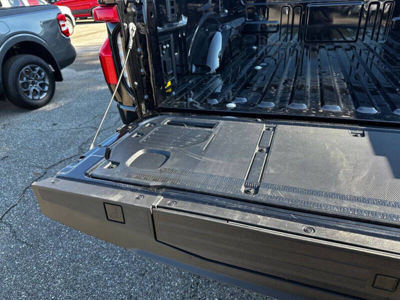 2025 Ford F-150 Lightning Lariat