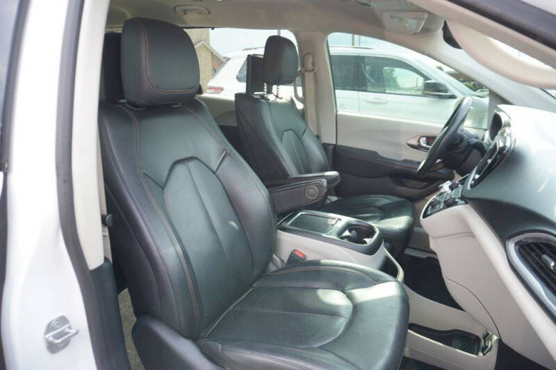 2020 Chrysler Pacifica Touring L Plus