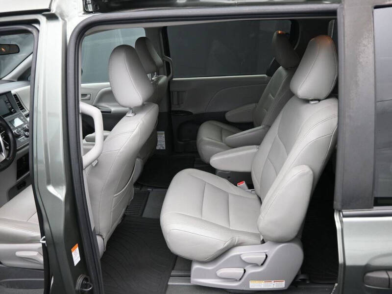 2020 Toyota Sienna L 7-Passenger