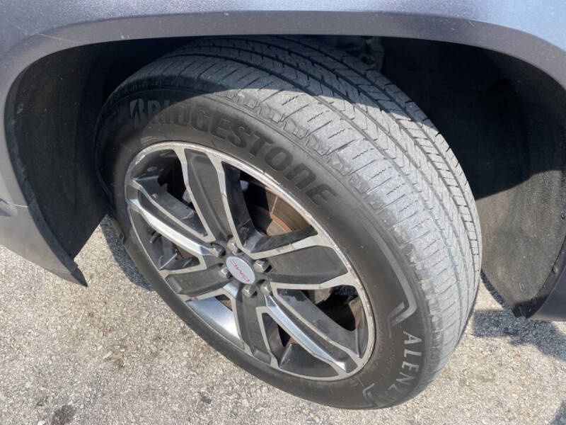 2017 GMC Acadia Denali