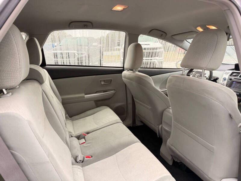 2014 Toyota Prius v Two