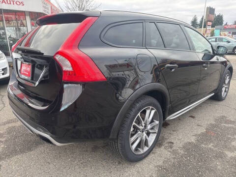 2015 Volvo V60 Cross Country T5