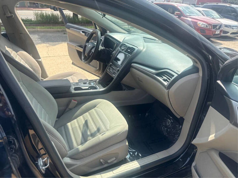 2017 Ford Fusion SE