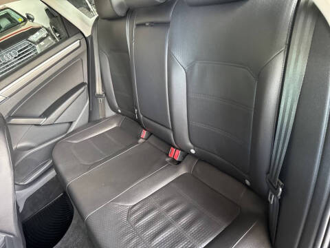 2018 Volkswagen Passat 2.0T R-Line