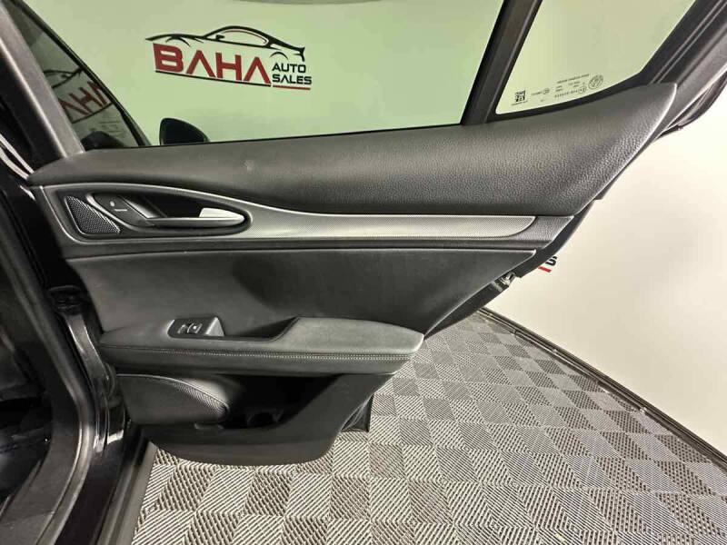 2018 Alfa Romeo Stelvio Sport