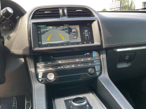 2019 Jaguar F-PACE S