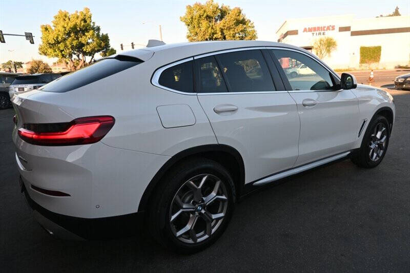2023 BMW X4 xDrive30i