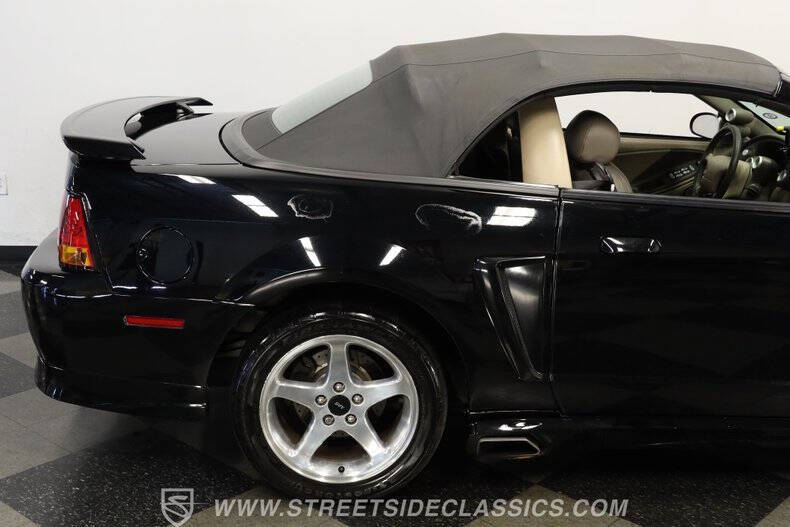 2001 Ford Mustang SVT Cobra