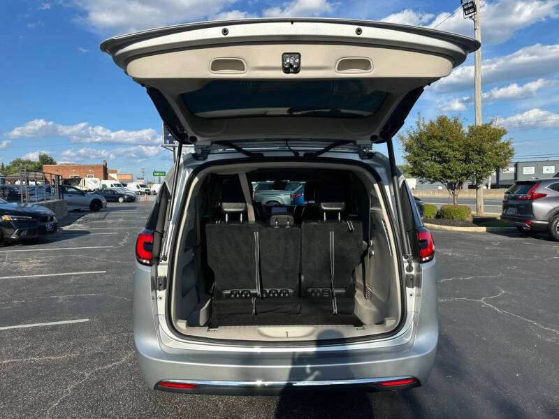 2022 Chrysler Pacifica Touring L