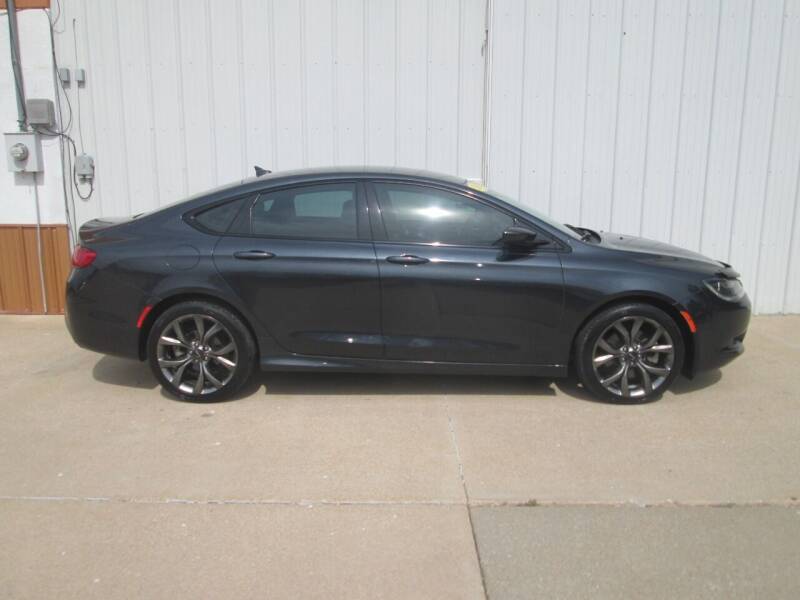 2016 Chrysler 200 for sale at Parkway Motors in Osage Beach MO