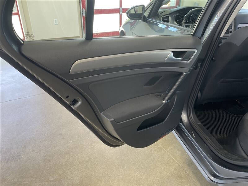 2016 Volkswagen Golf