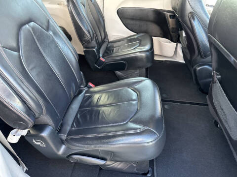 2017 Chrysler Pacifica Touring Plus