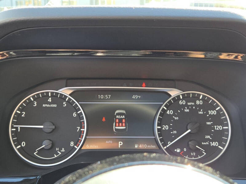 2025 Nissan Pathfinder SL