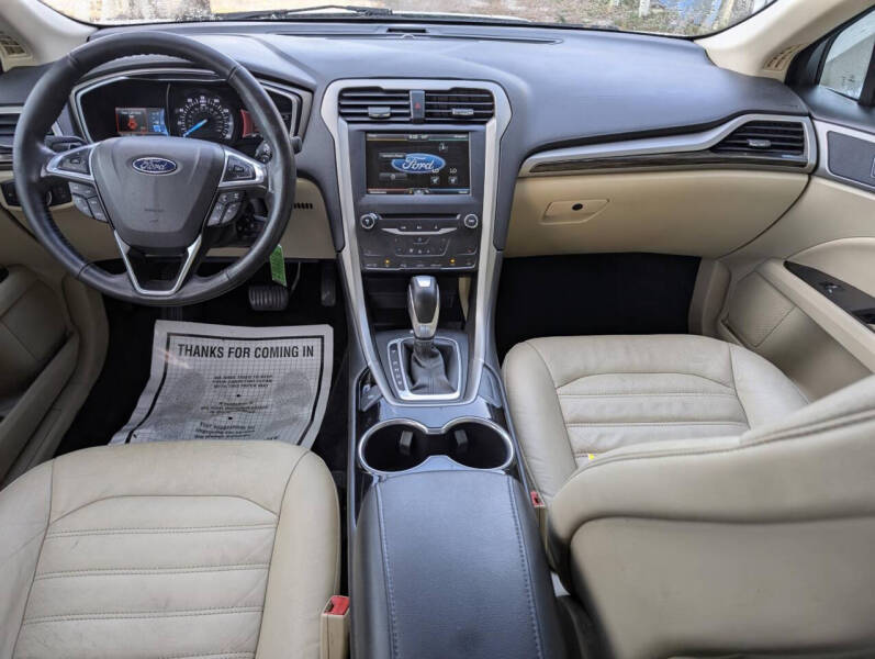 2015 Ford Fusion SE