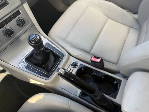 2017 Volkswagen Golf TSI Wolfsburg Edition