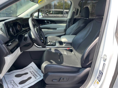 2024 Kia Carnival EX