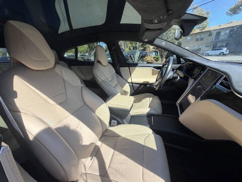 2017 Tesla Model S 90D