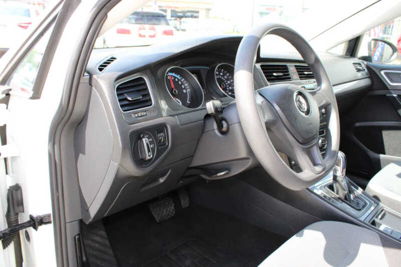 2016 Volkswagen e-Golf SE