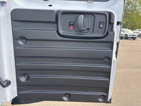 2025 Chevrolet Express 2500