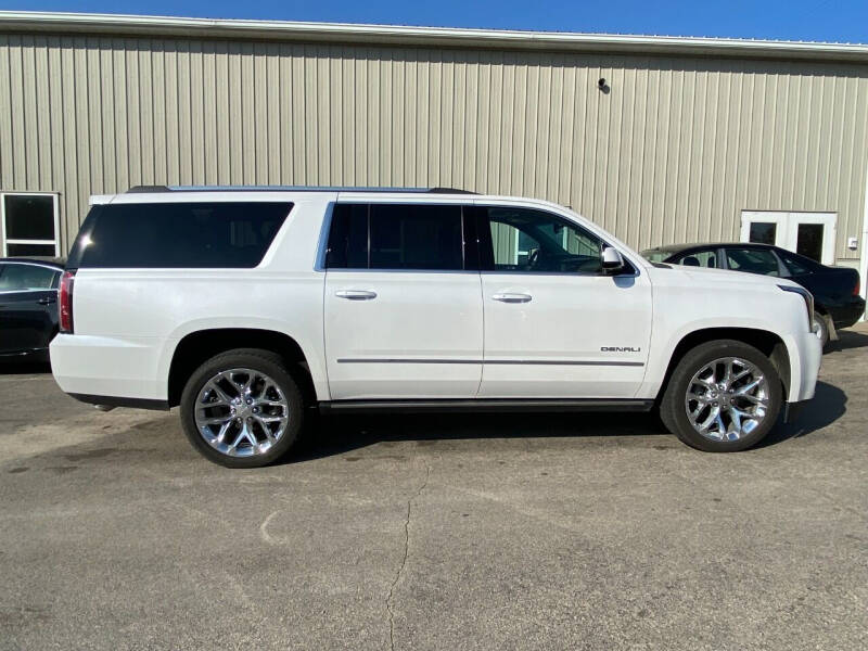 2019 GMC Yukon XL for sale at Elizabeth Garage Inc in Elizabeth IL