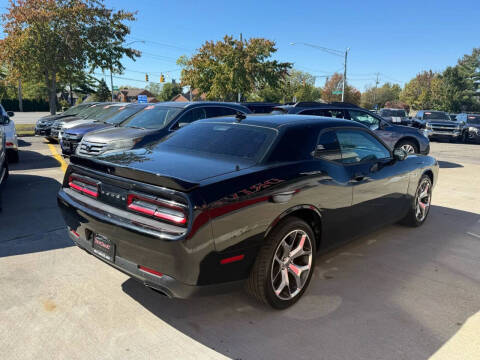 2015 Dodge Challenger SXT Plus