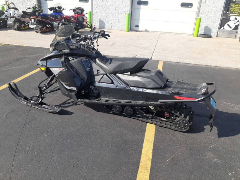 2019 Ski-Doo MXZ® X 850 E-TEC Ripsaw 1