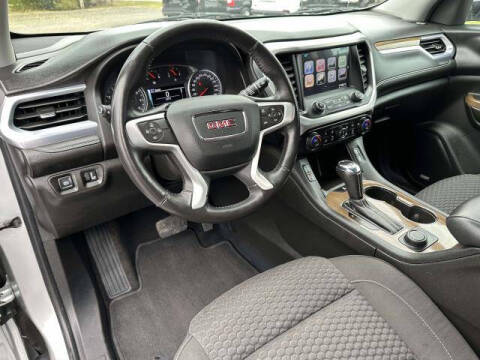2017 GMC Acadia SLE-2