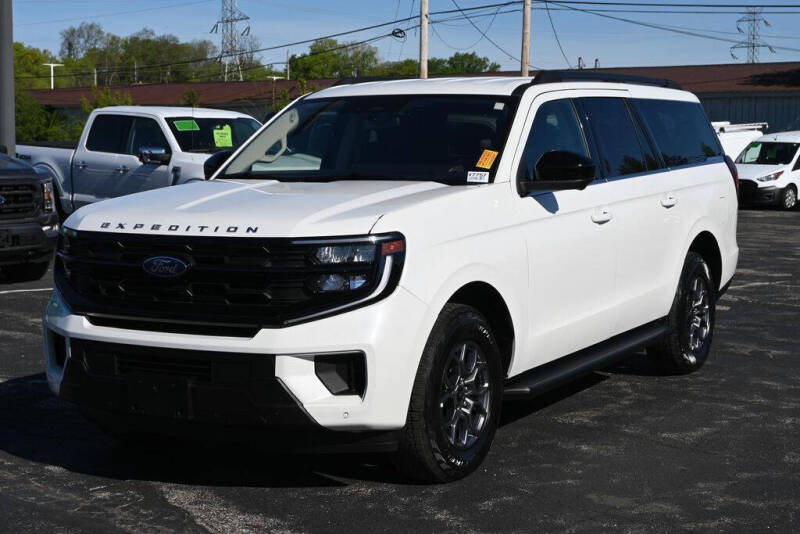 2025 Ford Expedition MAX Active