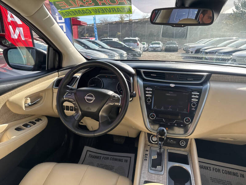 2023 Nissan Murano SV