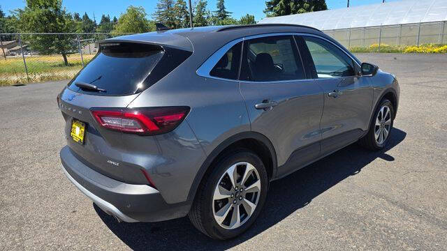 2025 Ford Escape Platinum