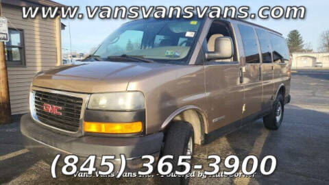 2004 GMC Savana Passenger for sale at Vans Vans Vans INC in Blauvelt NY