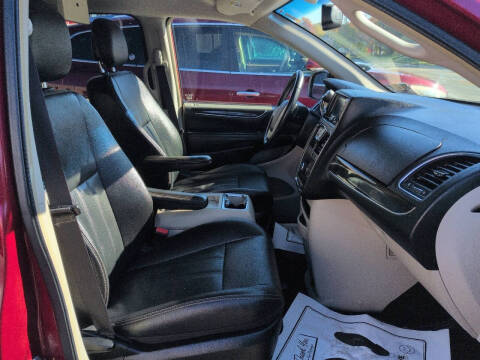 2016 Chrysler Town and Country Touring