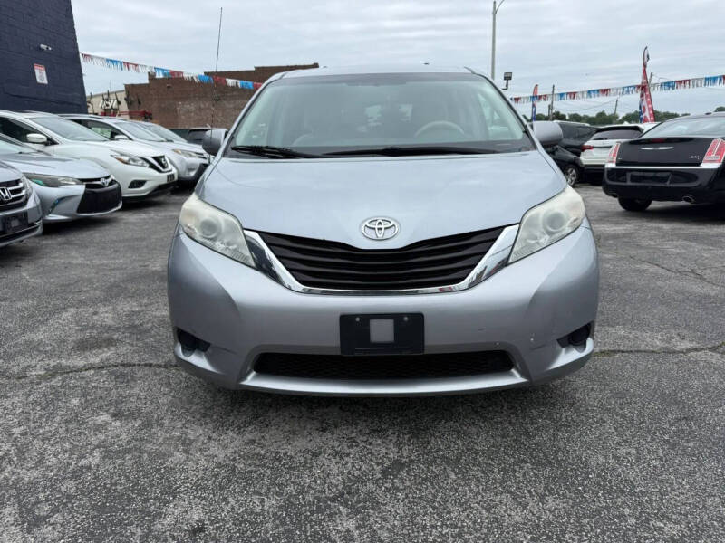 2012 Toyota Sienna