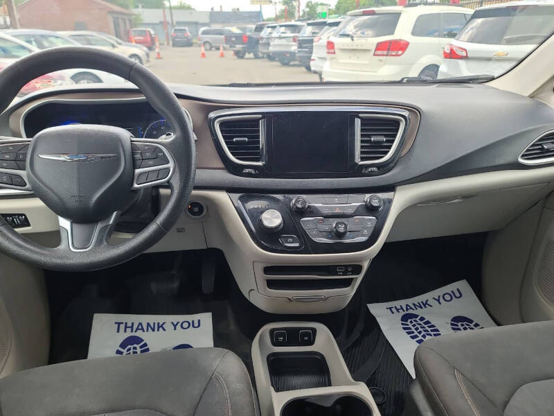 2017 Chrysler Pacifica Touring