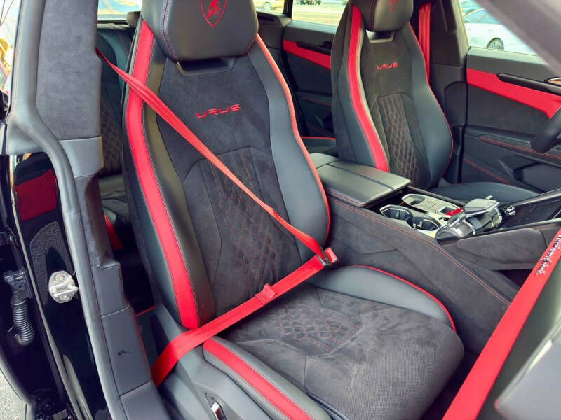 2024 Lamborghini Urus S