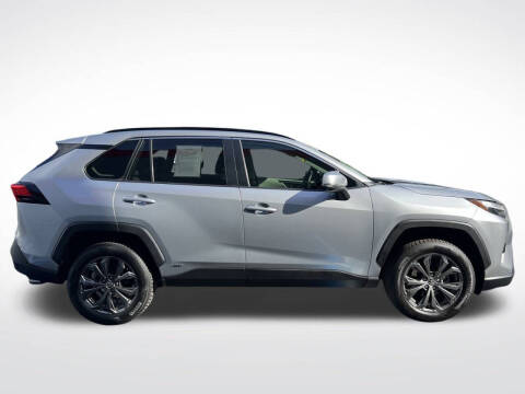 2022 Toyota RAV4 Hybrid XLE Premium