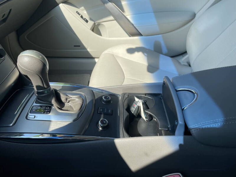 2011 Infiniti G37 Coupe x